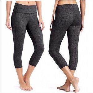 Athleta Chaturanga Grey Shimmer Capri Leggings - Small